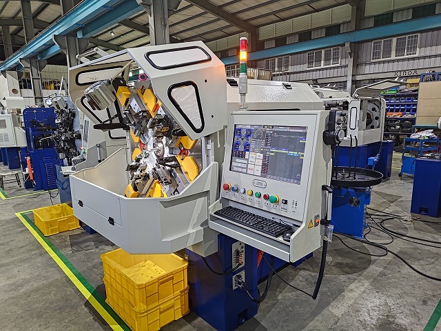 新達 CNCスプリングフォーミングマシン CNC-25X