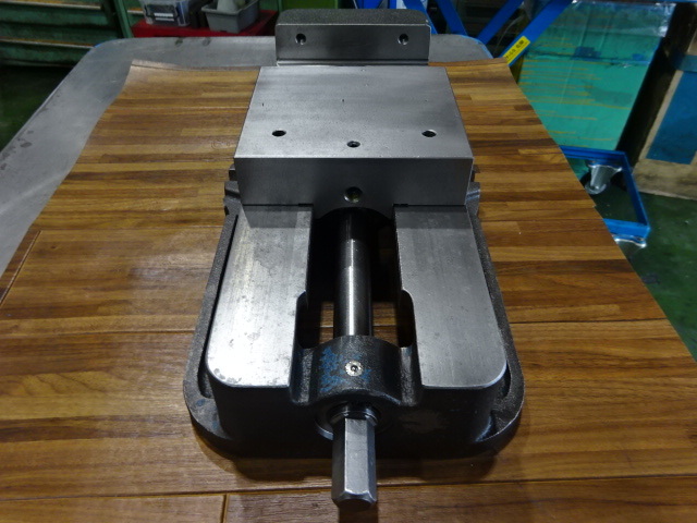 ナベヤ(ERON)	 ロックタイトバイス