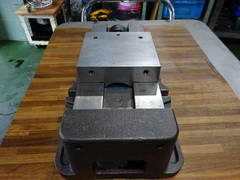 ナベヤ(ERON)	 ロックタイトバイス