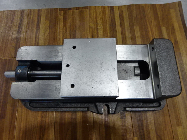 ナベヤ(ERON)	 ロックタイトバイス