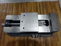 ナベヤ(ERON)	 ロックタイトバイス