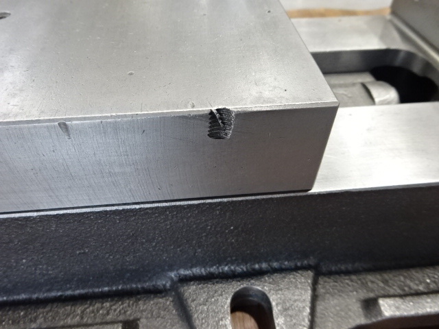 ナベヤ(ERON)	 ロックタイトバイス