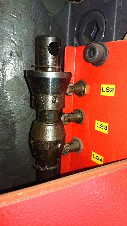 アマダ 30T油圧プレス SP-30Ⅱ