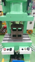 生野 37T油圧プレス HCP-37