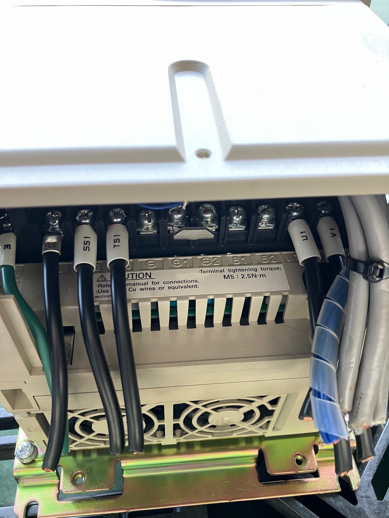 安川電機(ヤスカワ) インバーターG7 CIMR-G7A27P5