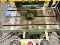 アイダエンジニアリング 45Tプレス NC1-45(2)