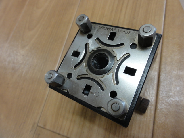EROWA Vブロックホルダー
