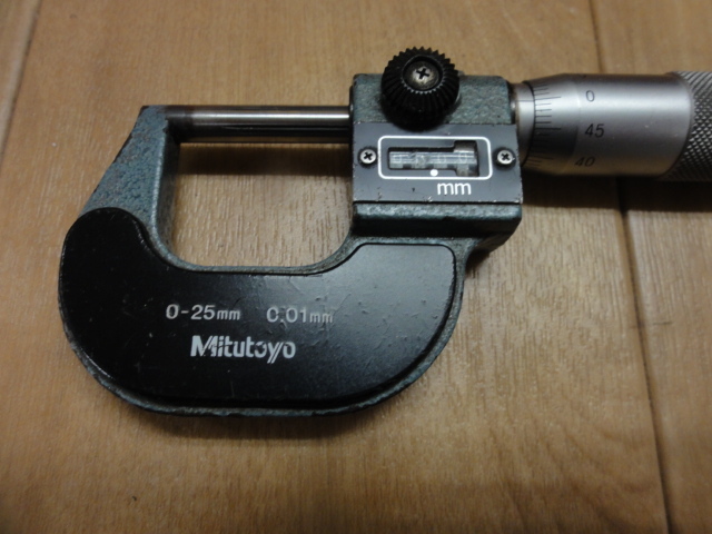 MITUTOYO｜ミツトヨ	 カウント外側マイクロメーター M810-25