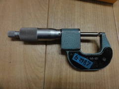 MITUTOYO｜ミツトヨ	 カウント外側マイクロメーター M810-25