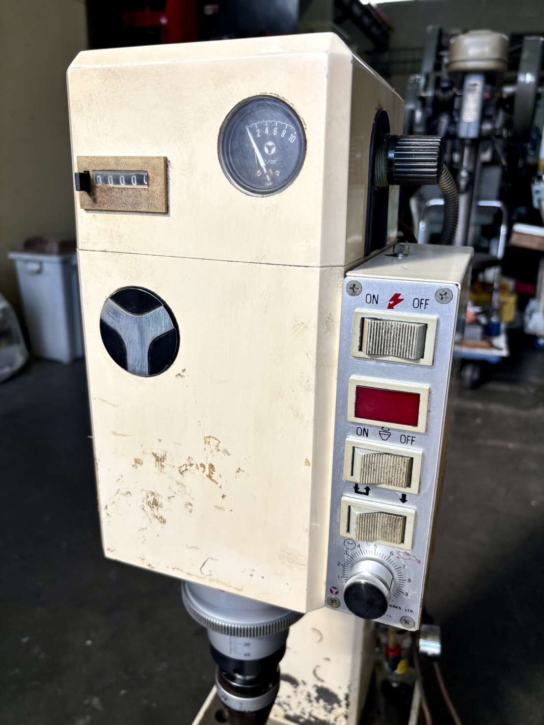 吉川鐵工 リベッティングマシン US-66 | マシンライフ