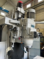 山崎技研 NC立フライス YZ8NCR