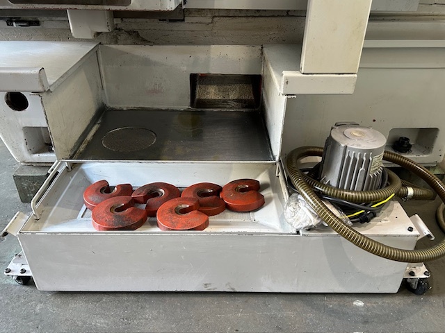 山崎技研 NC立フライス YZ8NCR