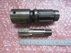 大昭和精機/BIG DAISHOWA タップホルダー T33-P1/2　ハンドタップ：Rc1/2