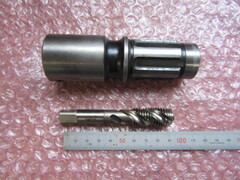 大昭和精機/BIG DAISHOWA タップホルダー T33-M16　ハンドタップ：M16x2