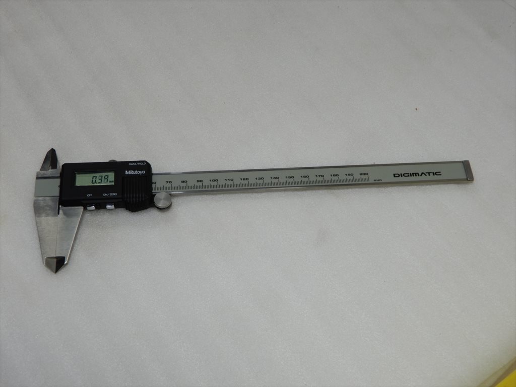 ミツトヨ デジタルノギス 200㎜ 500-302