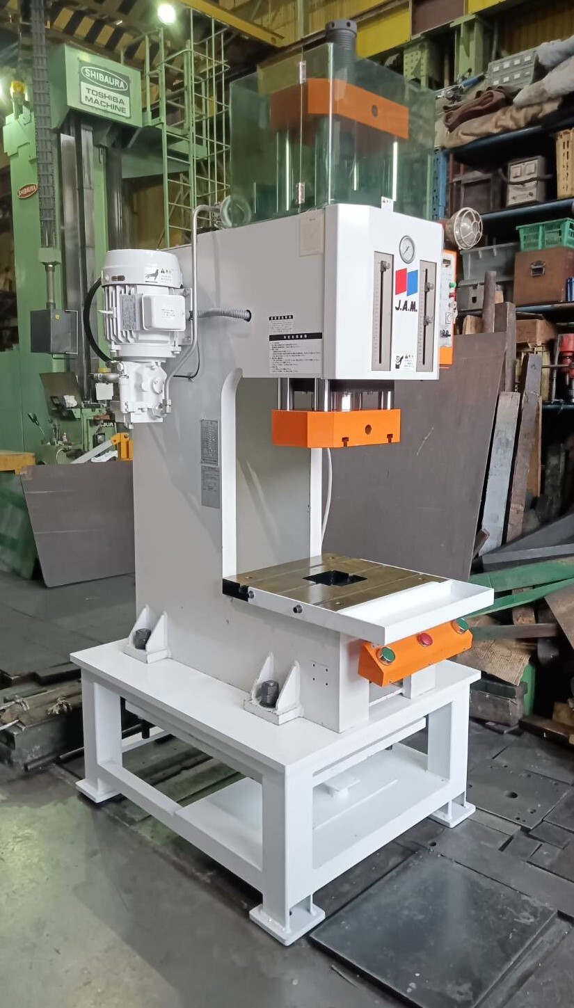 日本オートマチックマシン　JAM 大型油圧プレス HYP3000