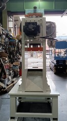 日本オートマチックマシン　JAM 大型油圧プレス HYP3000