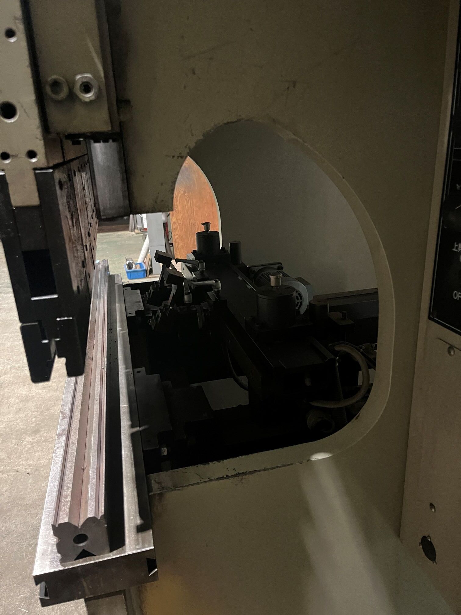 東洋工機 1250mmプレスブレーキ HPB6012AT
