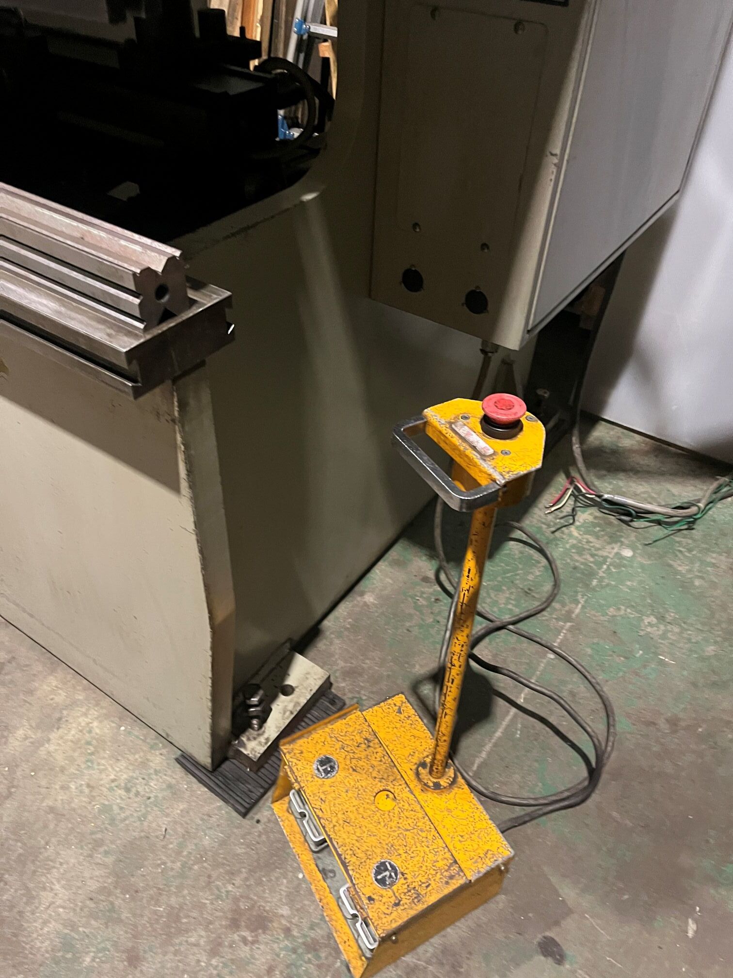東洋工機 1250mmプレスブレーキ HPB6012AT