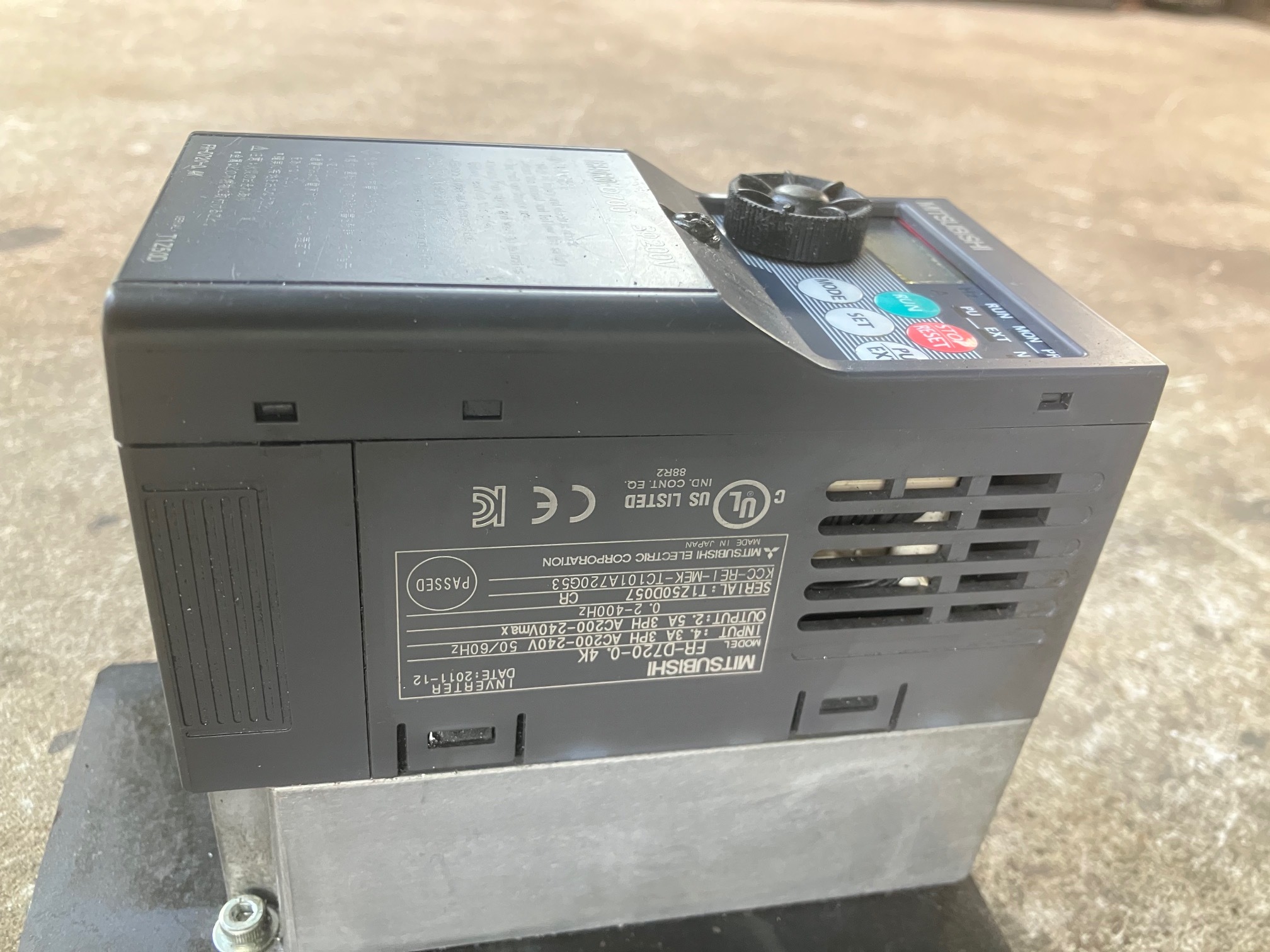 三菱 インバーター D-700（FR-D720-0.4K）