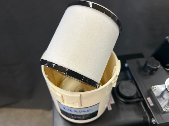 アルバック 油回転真空ポンプ GLD-137E