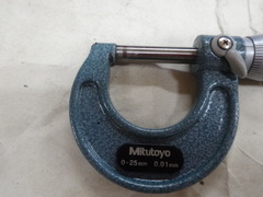MITUTOYO｜ミツトヨ 外側マイクロメーター M110-25