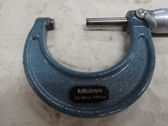 MITUTOYO｜ミツトヨ 外側マイクロメーター M110-50