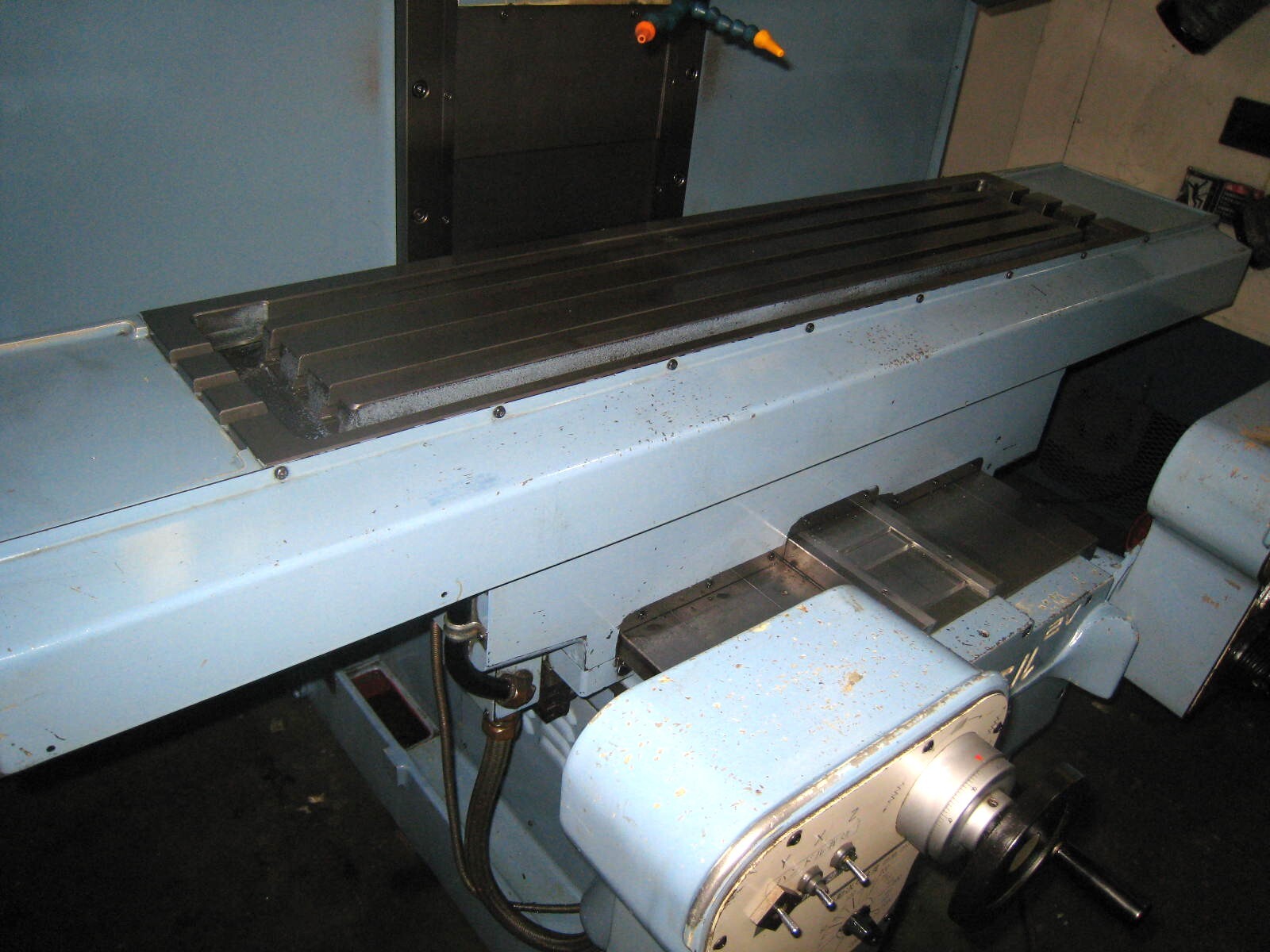 OKK NCフライス盤 RRM-2V
