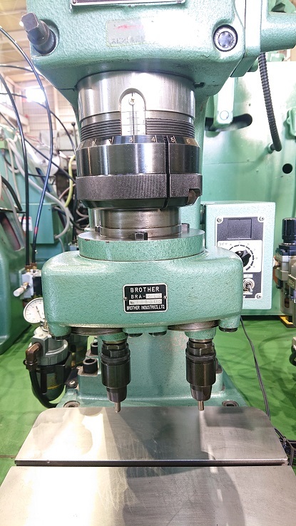 ブラザー工業 リベッティングマシン BRM-211