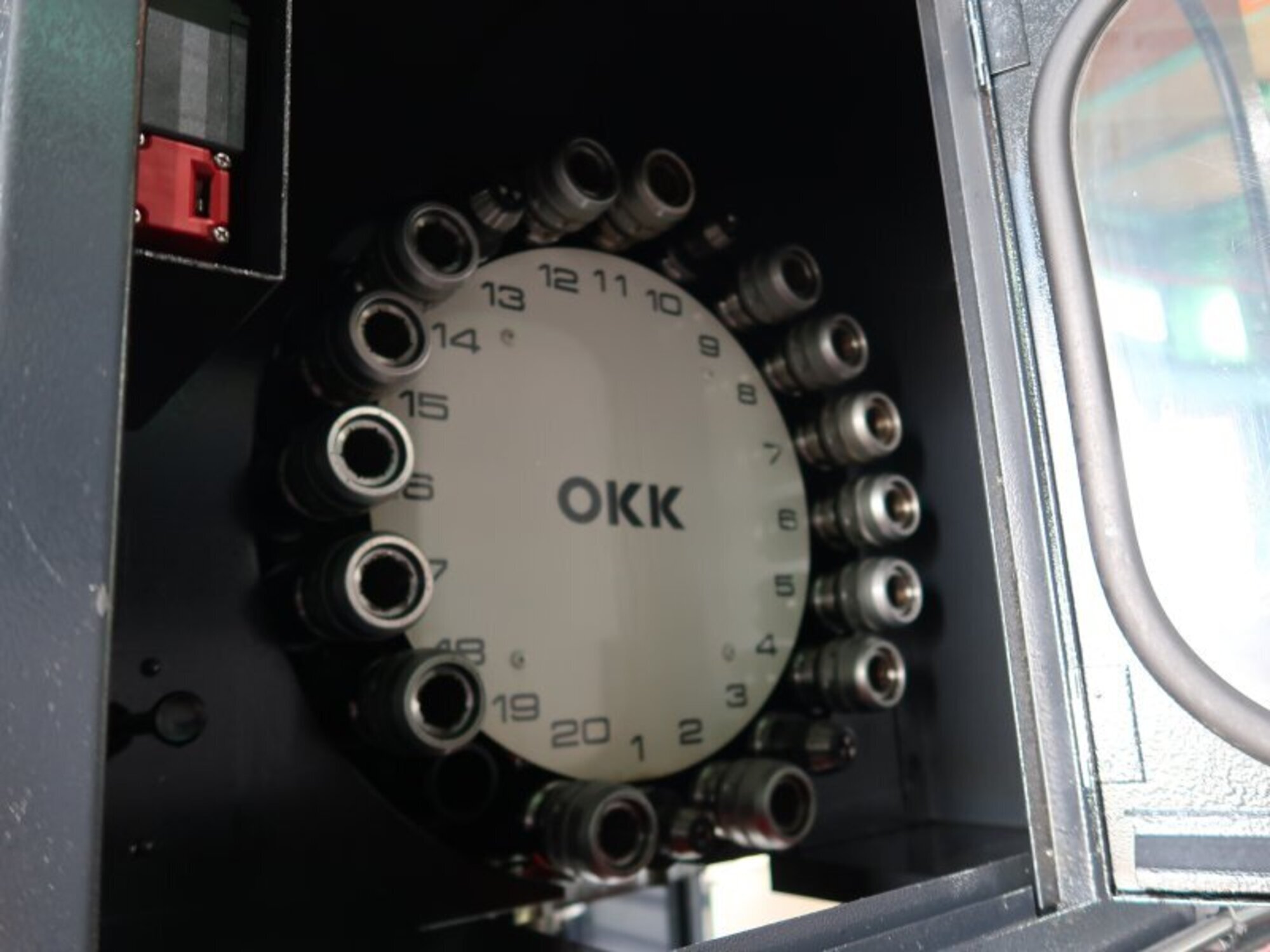 OKK 立型マシニングセンター(２面拘束型) VM43R