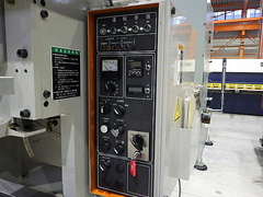 アマダ C型プレス TP-15