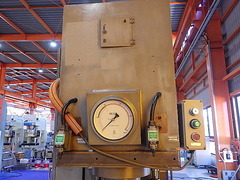 東和精機 油圧プレス PHKS10-300