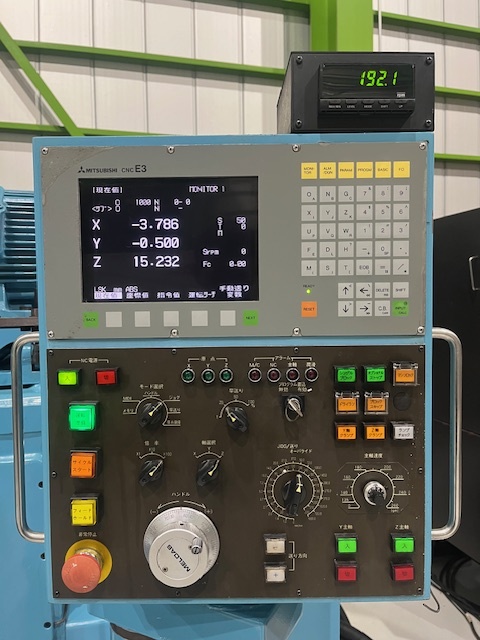 中部工機 NC両頭フライス THM40