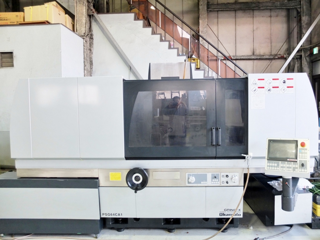 岡本工作機械製作所 NC平面研削盤 PSG-64CA1
