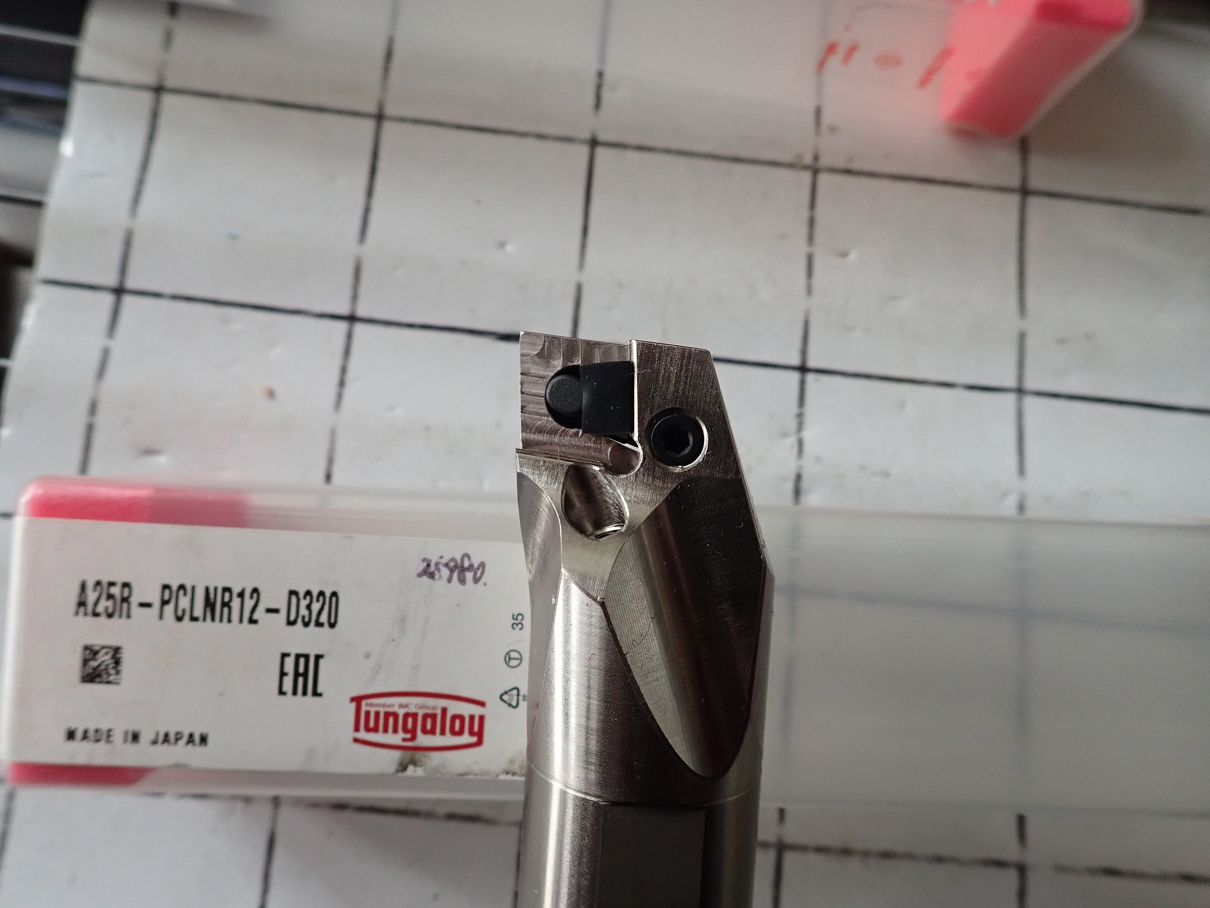 A25R-PCLN R12-D320　