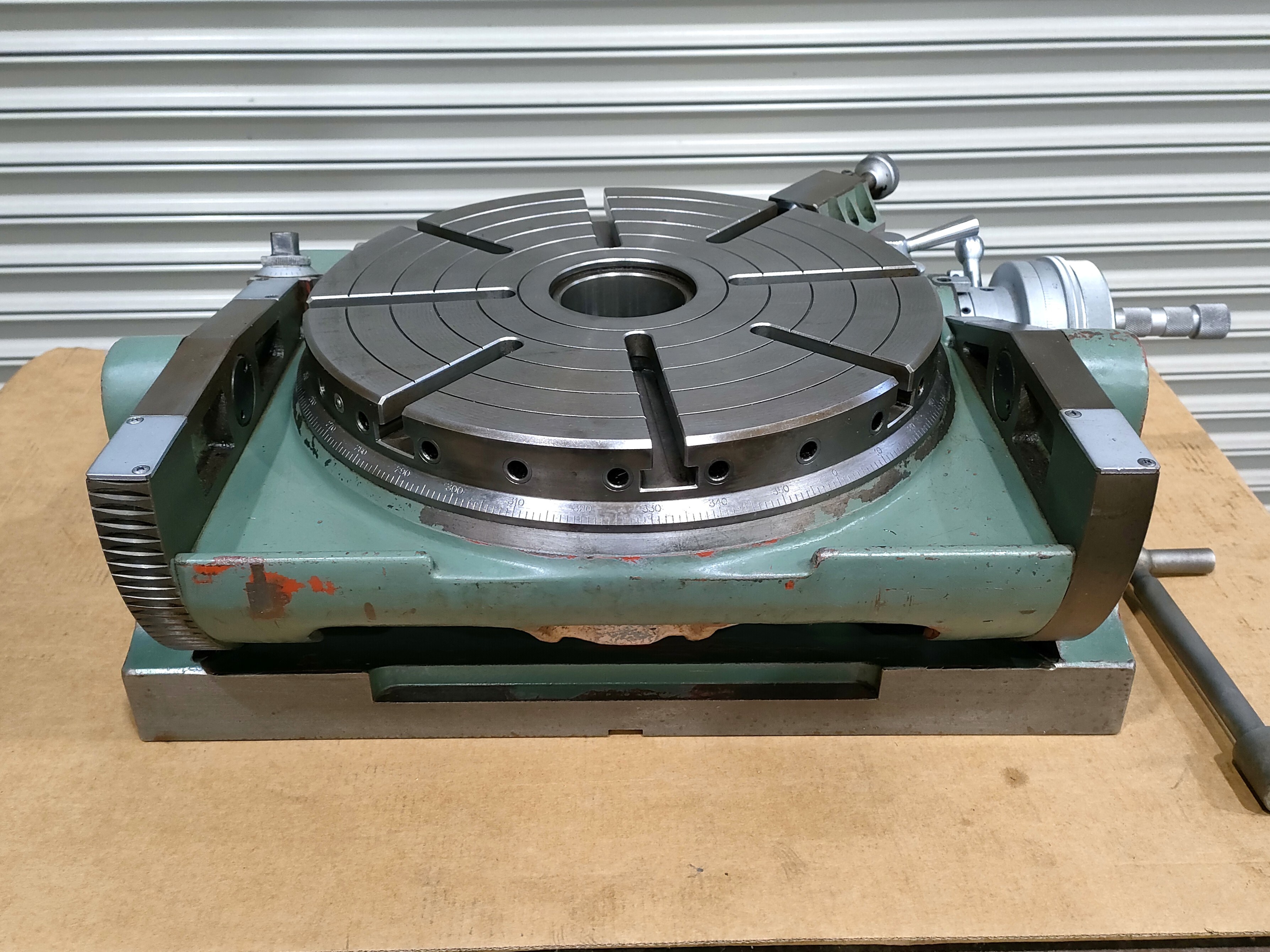 日研工作所 傾斜円テーブル NST-300HP