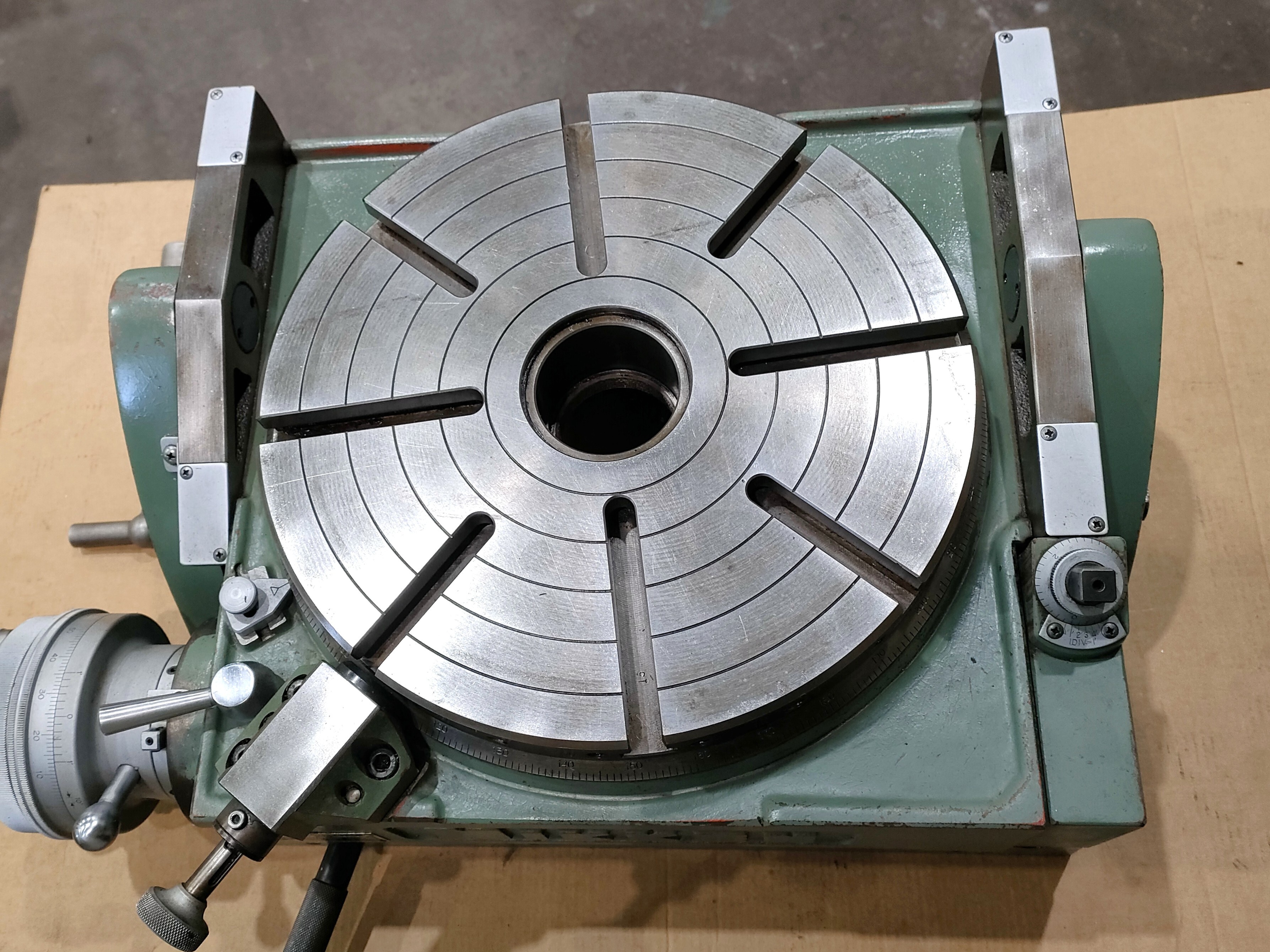 日研工作所 傾斜円テーブル NST-300HP