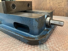 ナベヤ 精密マシンバイス LT-80