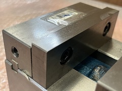 ナベヤ ロックタイト精密マシンバイス LT40MC
