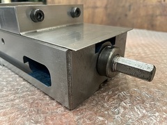 ナベヤ ロックタイト精密マシンバイス LT40MC