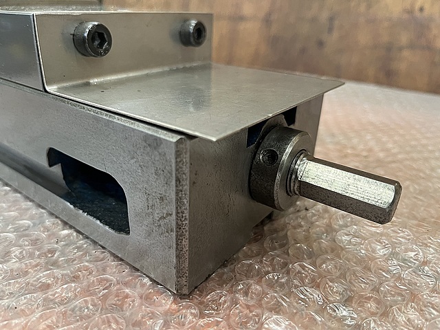 ナベヤ ロックタイト精密マシンバイス LT40MC