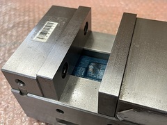 ナベヤ ロックタイト精密マシンバイス LT40MC