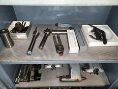 牧野フライス製作所 万能工具研削盤 C-40