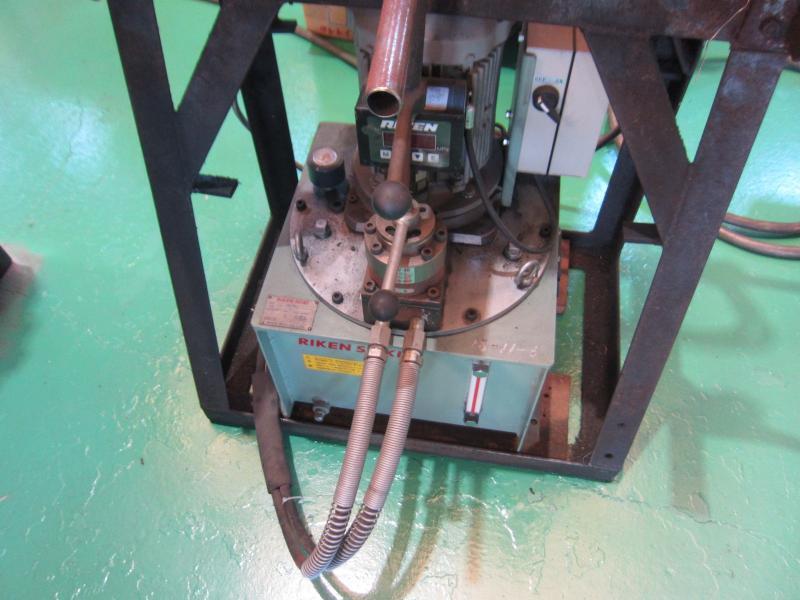 理研精機 油圧プレス