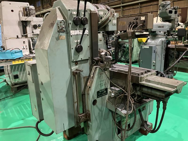 新潟鐵工所 万能フライス 2UMD