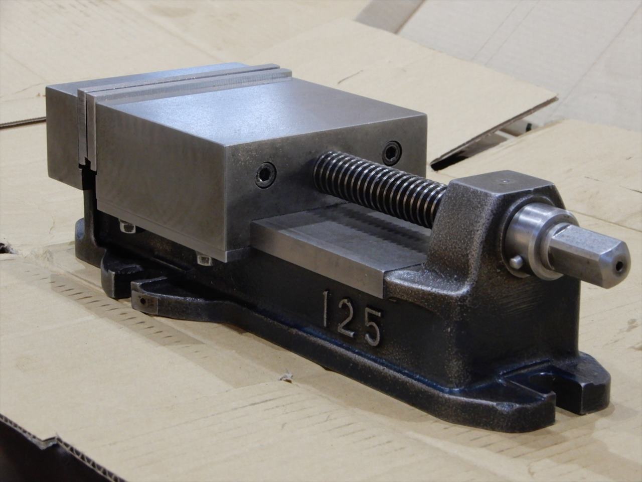 不明 ネジバイス 口金巾130mm