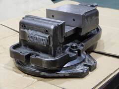 津田駒工業 回転台付マシンバイス VG-125
