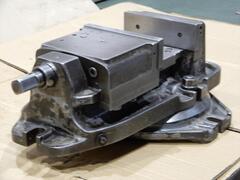 津田駒工業 回転台付マシンバイス VG-125