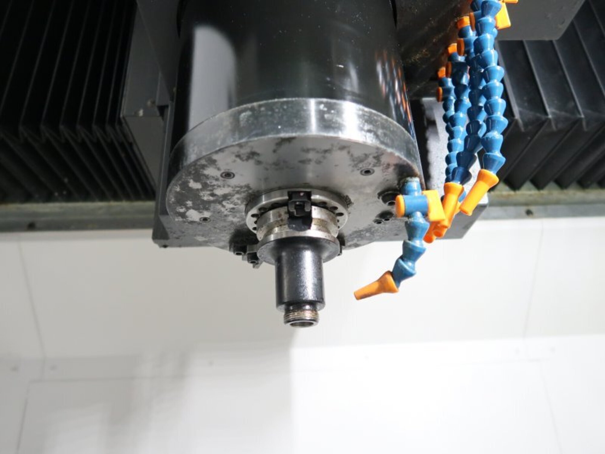 オークマ 立型マシニングセンター(BT40型) MB-46VAE