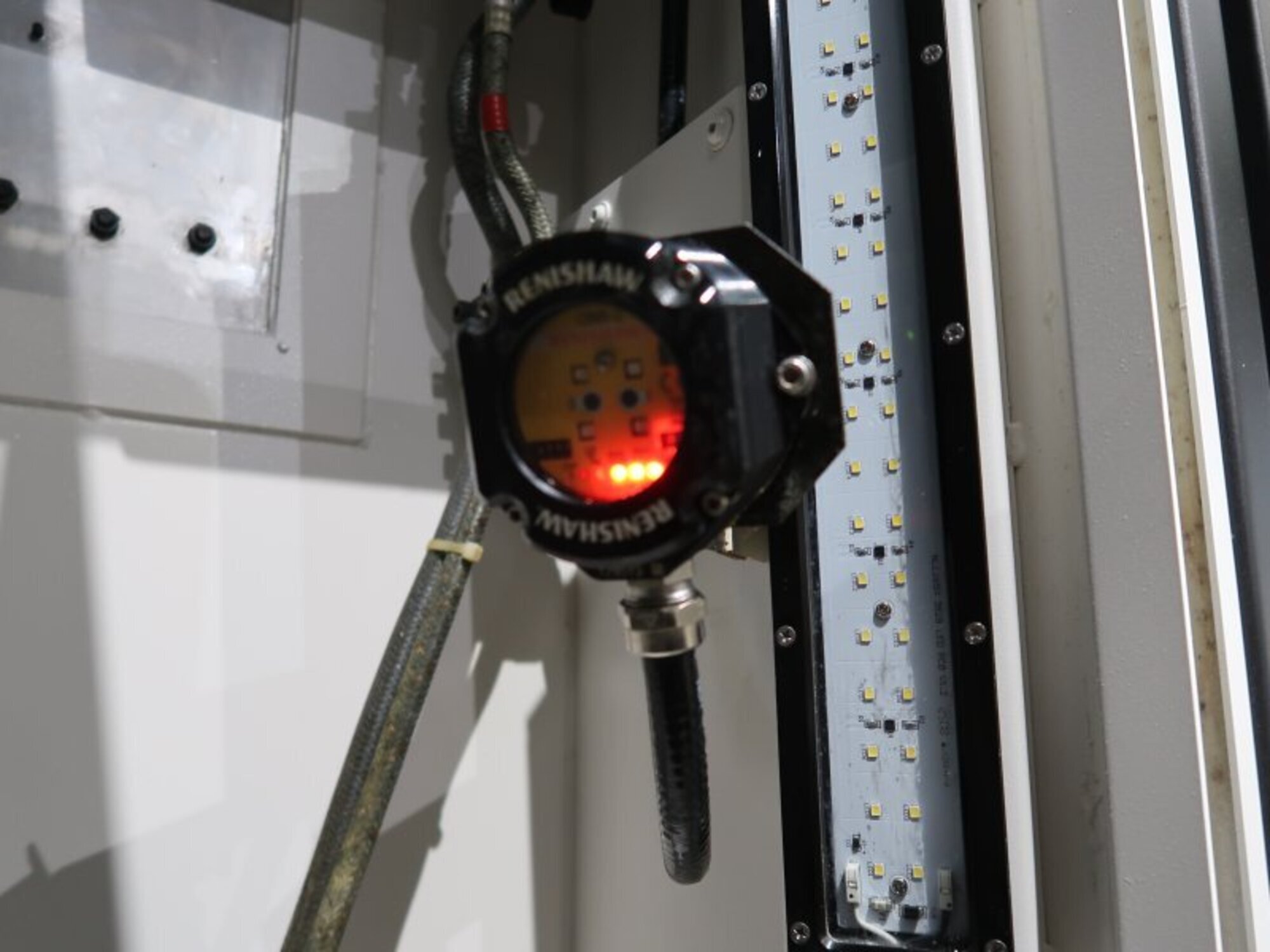 オークマ 立型マシニングセンター(BT40型) MB-46VAE